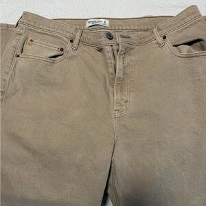 Abercrombie & Fitch 90’s style relaxed fit jeans in Khaki
